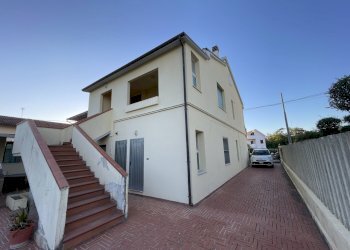 facciata - Villetta Via Aterno 37, Chieti - foto 3