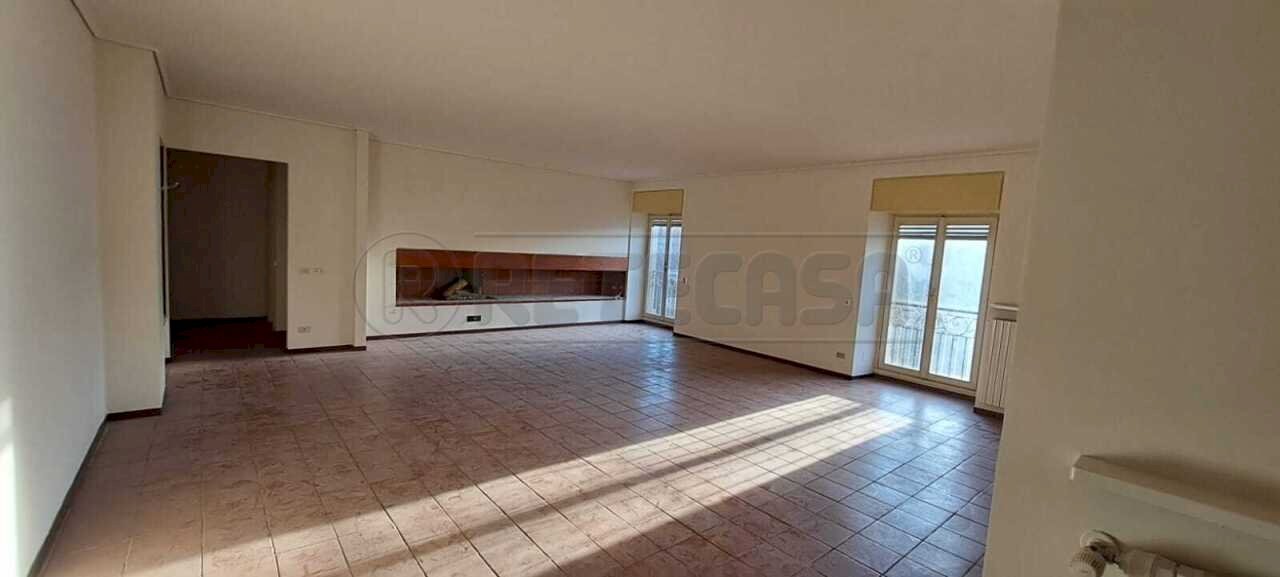 living con camino.jpg - Appartamento Viale Papa Giovanni XXIII 45, Bergamo - foto 1