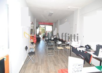 VANO UNICO - Commercial Premises Via Renato Fucini 2A, Pontedera - photo 1