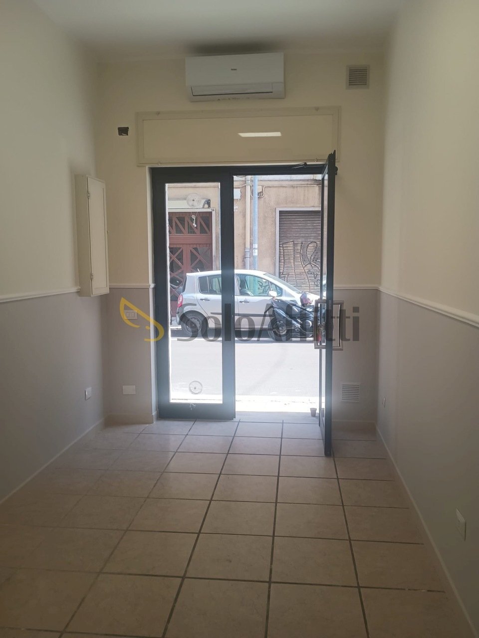 b93ec69f-c0b8-4a5d-bc9e-39ccd09e1331.JPG - Commercial Premises Via Timavo 21, Bari - photo 3