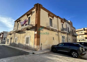 facciata - Locale Commerciale Via Bellino 4, Bitritto - foto 9