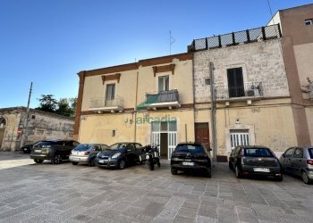 facciata - Locale Commerciale Via Bellino 4, Bitritto - foto 15