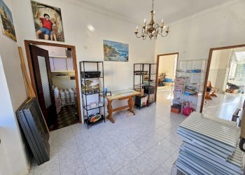 Ingresso (5).jpg - Appartamento Via Giovanni Lanza 3, Genova (zona Rivarolo) - foto 5