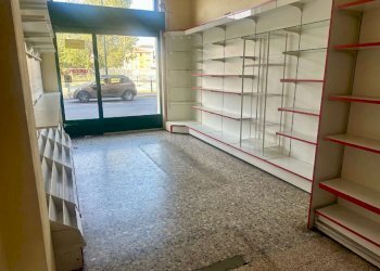 Negozio via Lodovico il Moro 159, Milano (zona Ronchetto Sul Naviglio) - foto 2