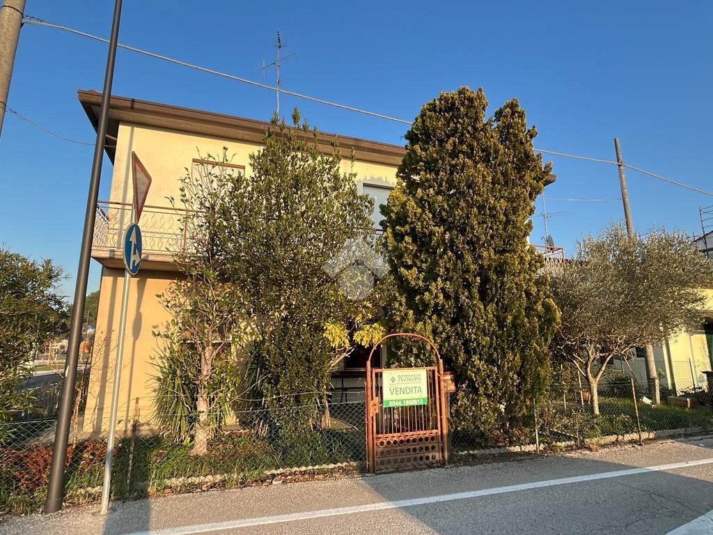 Casa indipendente Via Romea Sud, Ravenna (zona Fosso Ghiaia) - foto 1