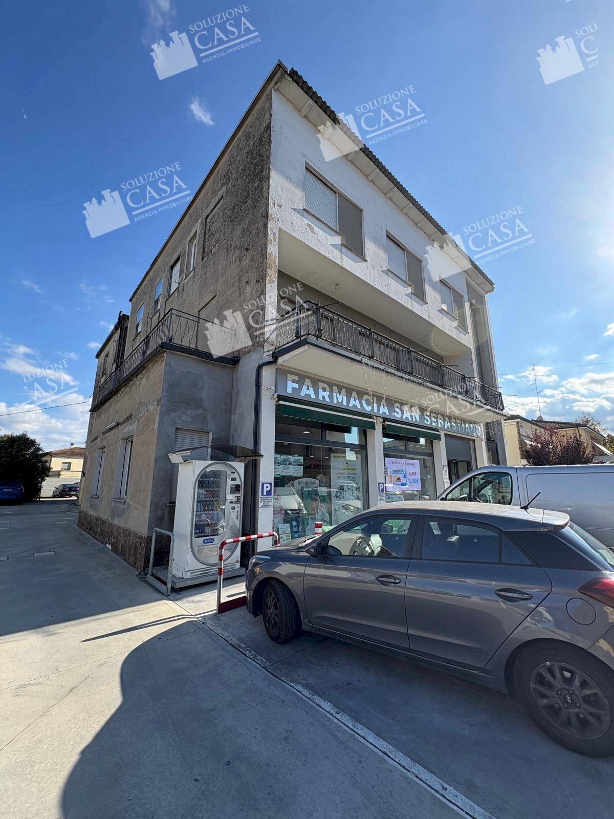 Foto 1 - Locale Commerciale Cento - foto 1