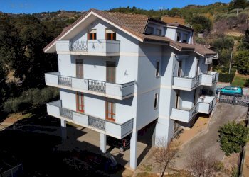 Foto 2 - Casa indipendente Via Dei Tigli
 
2, Ripatransone - foto 2