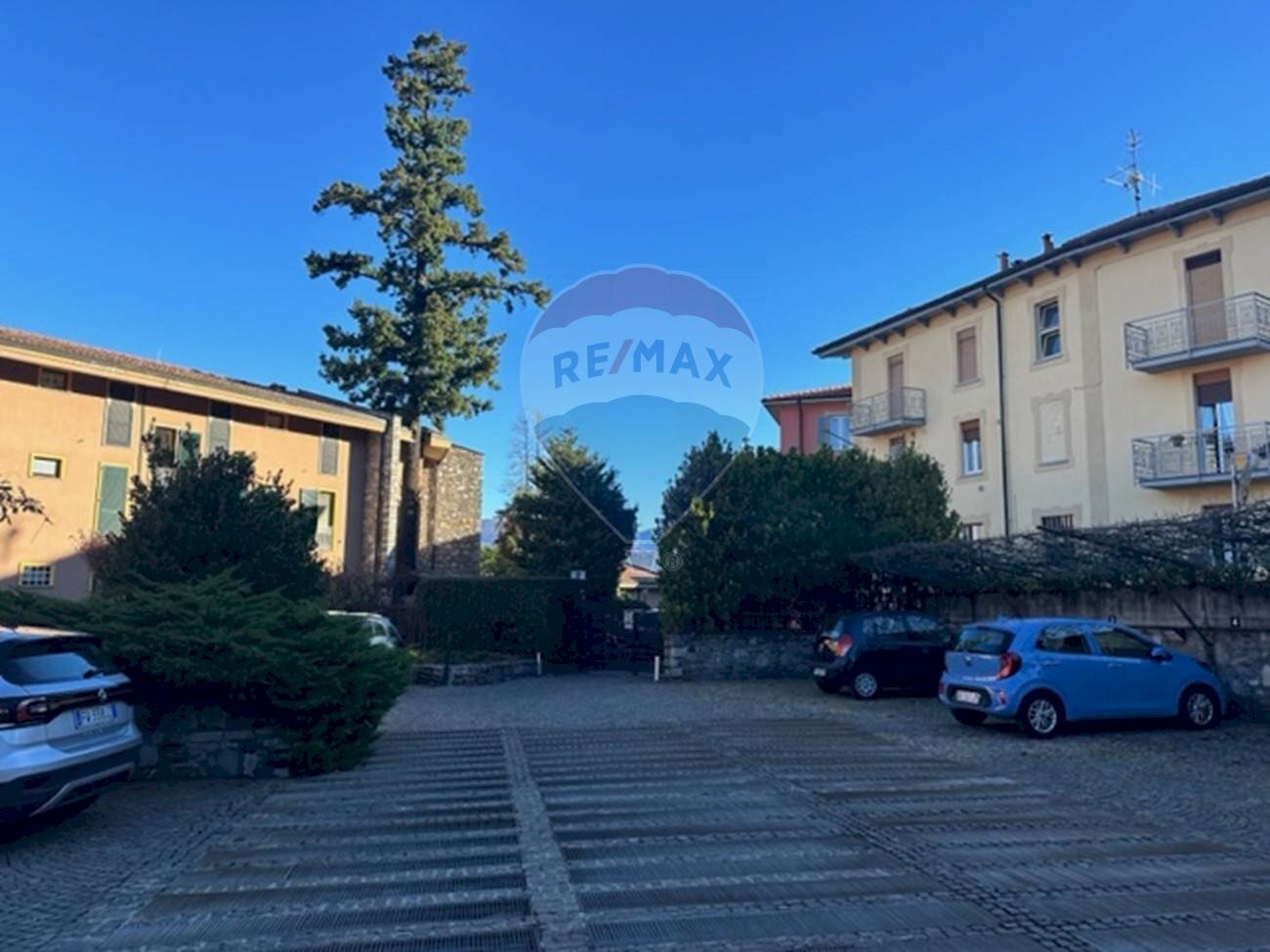 Edificio all\'aperto - Bilocale Via Roma
 
7, Porto Valtravaglia - foto 2