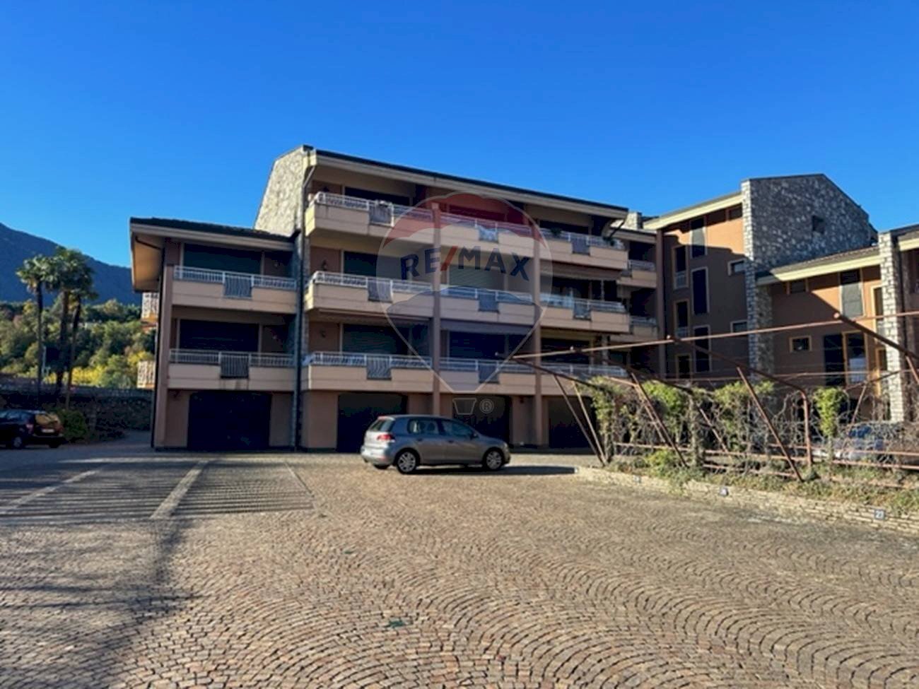 Edificio all\'aperto - Bilocale Via Roma
 
7, Porto Valtravaglia - foto 3