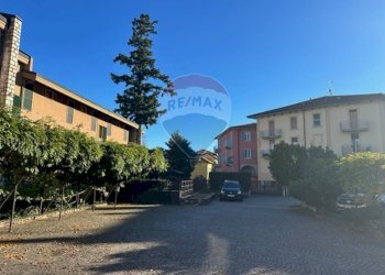 Edificio all\'aperto - Bilocale Via Roma
 
7, Porto Valtravaglia - foto 4