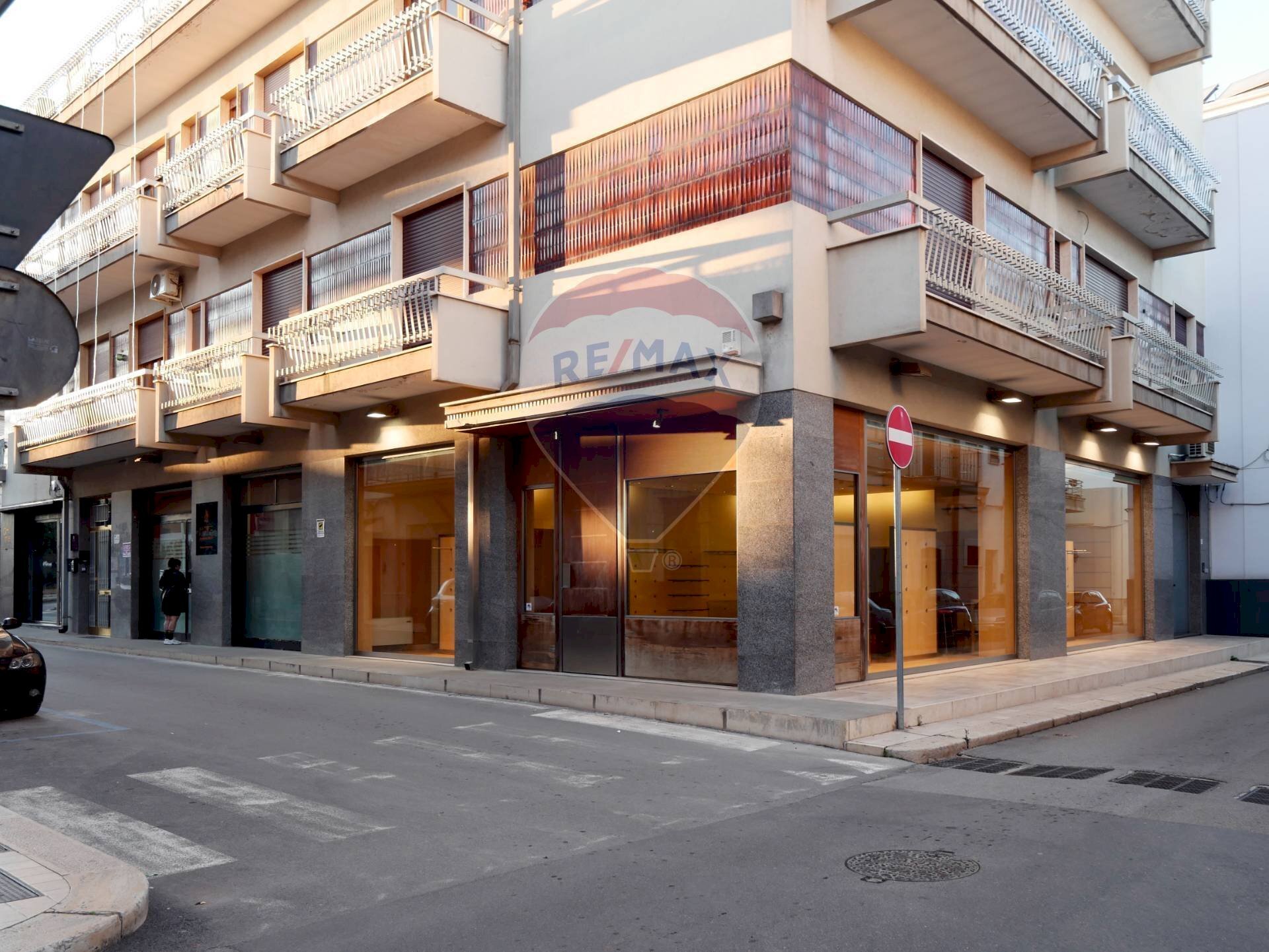 Edificio all\'aperto - Locale Commerciale Via Capitano Sauro
 
2, Noicàttaro - foto 1