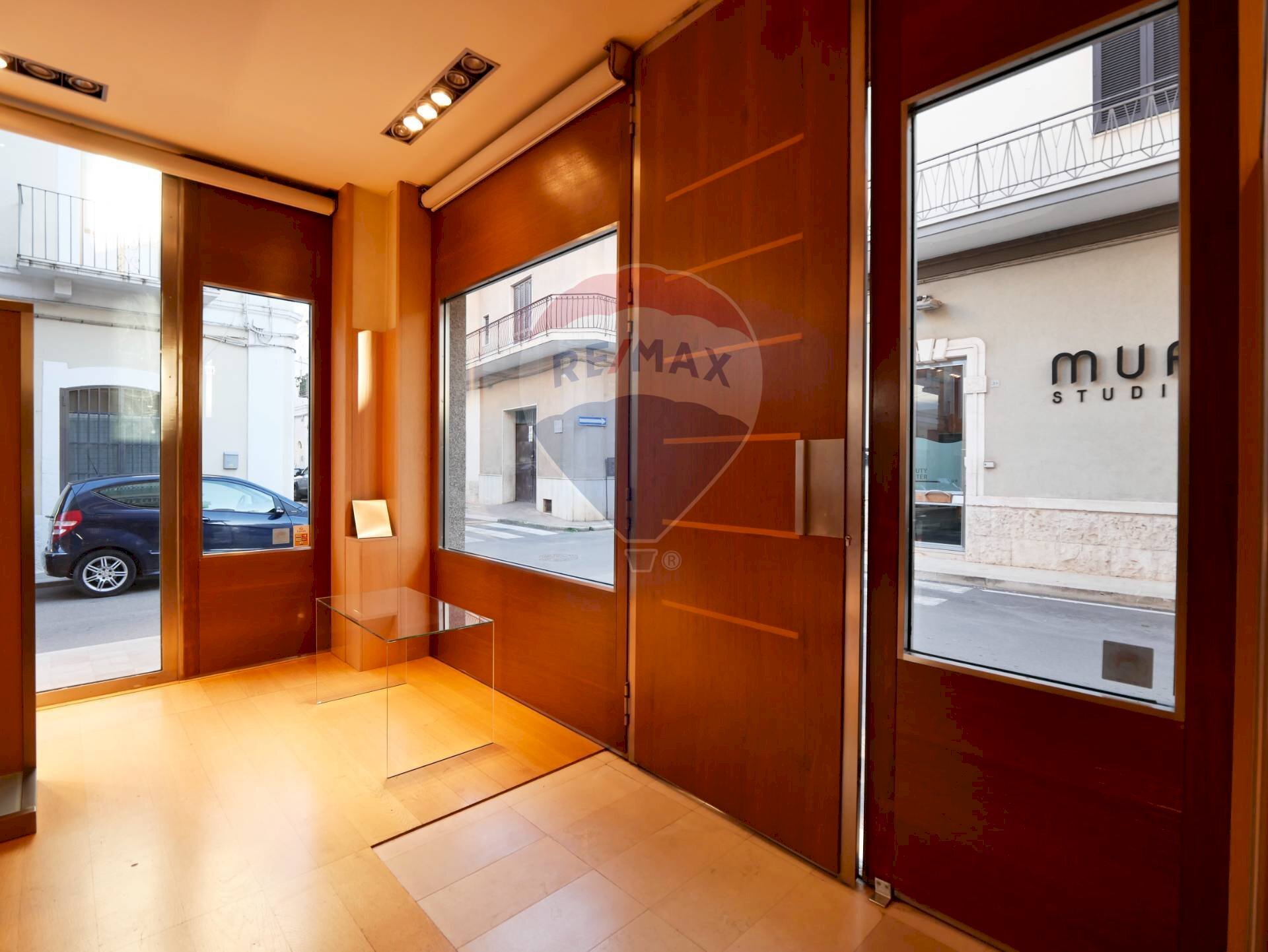 Ricezione / Lobby - Locale Commerciale Via Capitano Sauro
 
2, Noicàttaro - foto 3