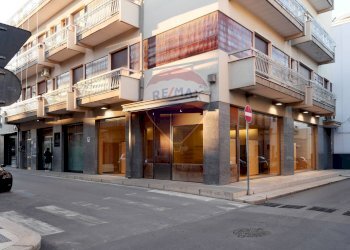 Edificio all\'aperto - Locale Commerciale Via Capitano Sauro
 
2, Noicàttaro - foto 1