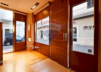 Ricezione / Lobby - Locale Commerciale Via Capitano Sauro
 
2, Noicàttaro - foto 3