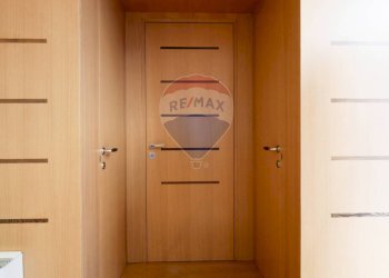 Hall / corridoio - Locale Commerciale Via Capitano Sauro
 
2, Noicàttaro - foto 18