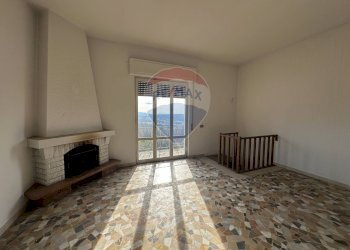 Stanza vuota - Villa gorizia
 
18, Gemonio - foto 19