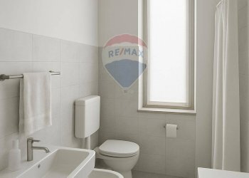 Bagno - Bilocale via cavour
 
44, Arcisate - foto 9