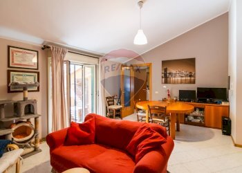 Sala da pranzo - Bilocale Via duca degli abruzzi
 
46, San Giovanni la Punta - foto 1