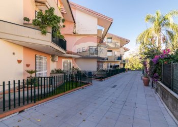 Edificio all\'aperto - Bilocale Via duca degli abruzzi
 
46, San Giovanni la Punta - foto 26