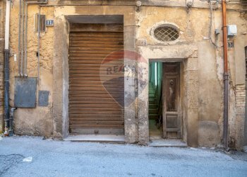 Edificio all\'aperto - Quadrilocale via romano
 
11-13, Caltagirone - foto 17
