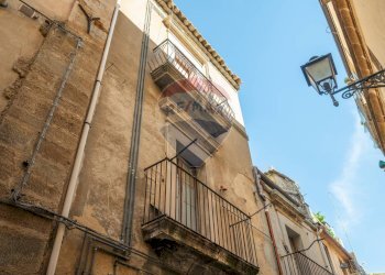 Edificio all\'aperto - Quadrilocale via romano
 
11-13, Caltagirone - foto 20