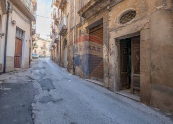 Edificio all\'aperto - Quadrilocale via romano
 
11-13, Caltagirone - foto 22