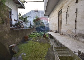 Giardino - Casa indipendente Via Ulivi
 
73, San Gregorio di Catania - foto 13