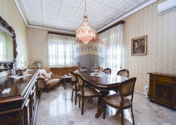 Sala da pranzo - Casa indipendente Via Ulivi
 
73, San Gregorio di Catania - foto 24