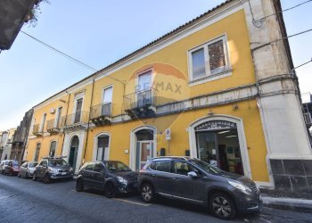 Edificio all\'aperto - Casa indipendente Via Meli
 
15, Giarre - foto 2