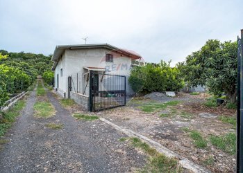 Casa all\'aperto - Terreno agricolo Via Reitana
 
45, Aci Catena - foto 1