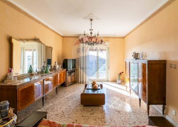 Soggiorno - Quadrilocale Via Eugenio Barsanti
 
3, Catania - foto 4