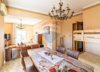 Sala da pranzo - Quadrilocale Via Eugenio Barsanti
 
3, Catania - foto 6