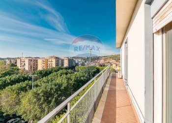 Balcone - Quadrilocale Via Eugenio Barsanti
 
3, Catania - foto 7