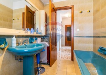 Bagno - Quadrilocale Via Eugenio Barsanti
 
3, Catania - foto 13