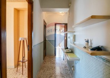 Hall / corridoio - Quadrilocale Via Eugenio Barsanti
 
3, Catania - foto 17