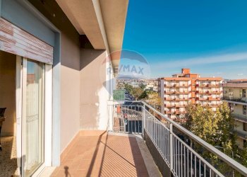 Balcone - Quadrilocale Via Eugenio Barsanti
 
3, Catania - foto 21