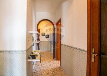 Hall / corridoio - Quadrilocale Via Eugenio Barsanti
 
3, Catania - foto 22