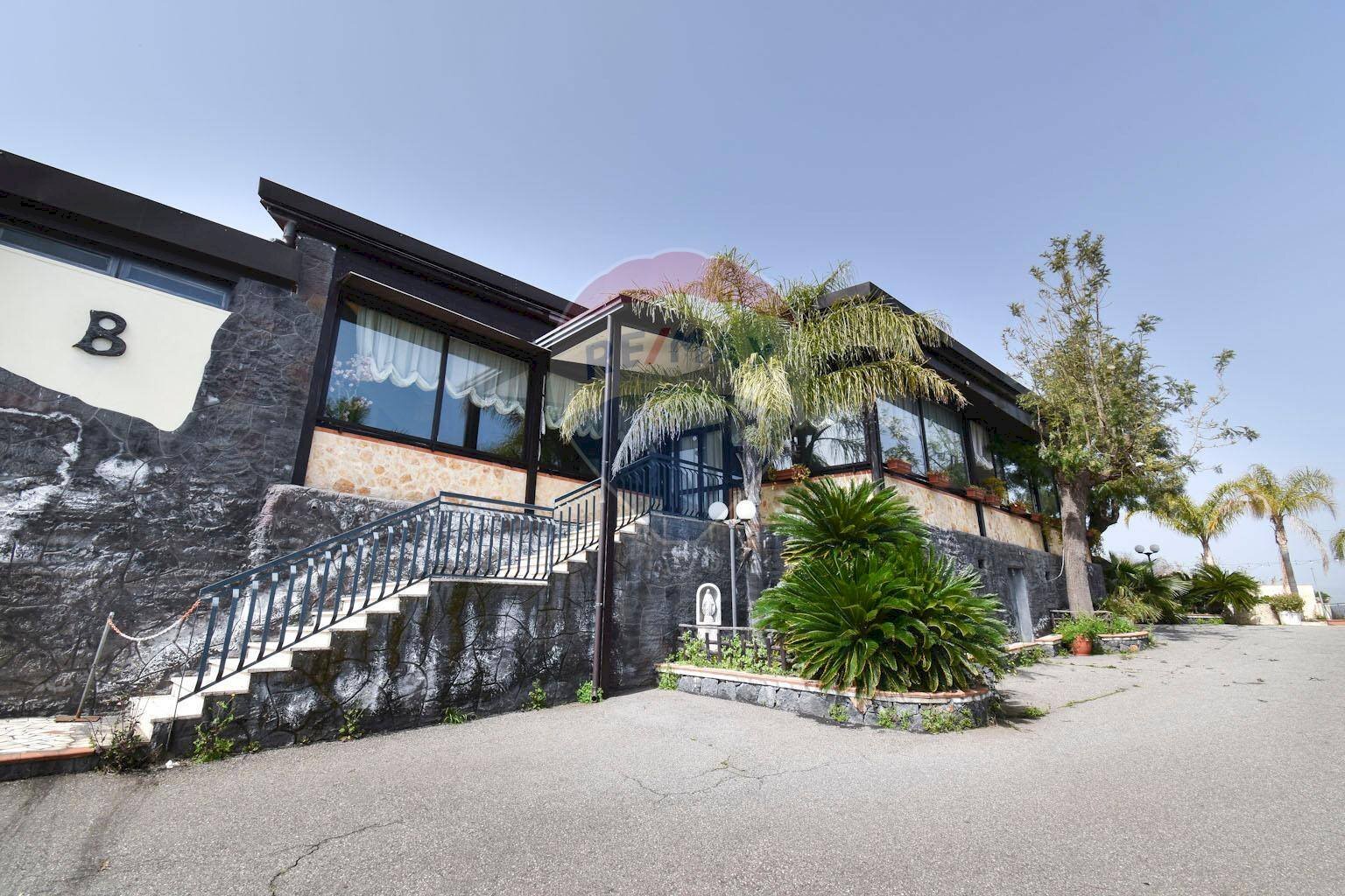 Casa all\'aperto - Locale Commerciale Viale Jonio
 
12, Acireale - foto 1