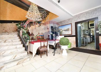 Scale - Locale Commerciale Viale Jonio
 
12, Acireale - foto 8