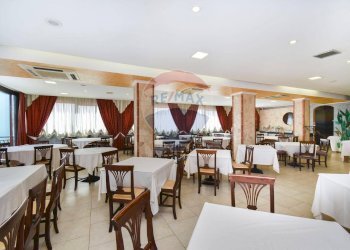 Sala da pranzo - Locale Commerciale Viale Jonio
 
12, Acireale - foto 29