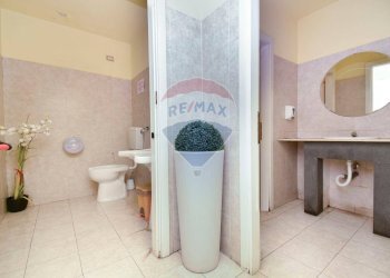 Bagno - Locale Commerciale Viale Jonio
 
12, Acireale - foto 33