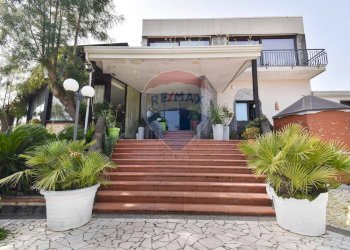 Casa all\'aperto - Locale Commerciale Viale Jonio
 
12, Acireale - foto 42