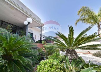 Giardino - Locale Commerciale Viale Jonio
 
12, Acireale - foto 61