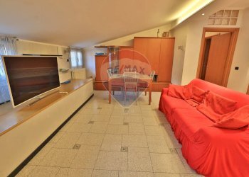 Sala da pranzo - Quadrilocale via Monte Bianco
 
27, Novate Milanese - foto 6