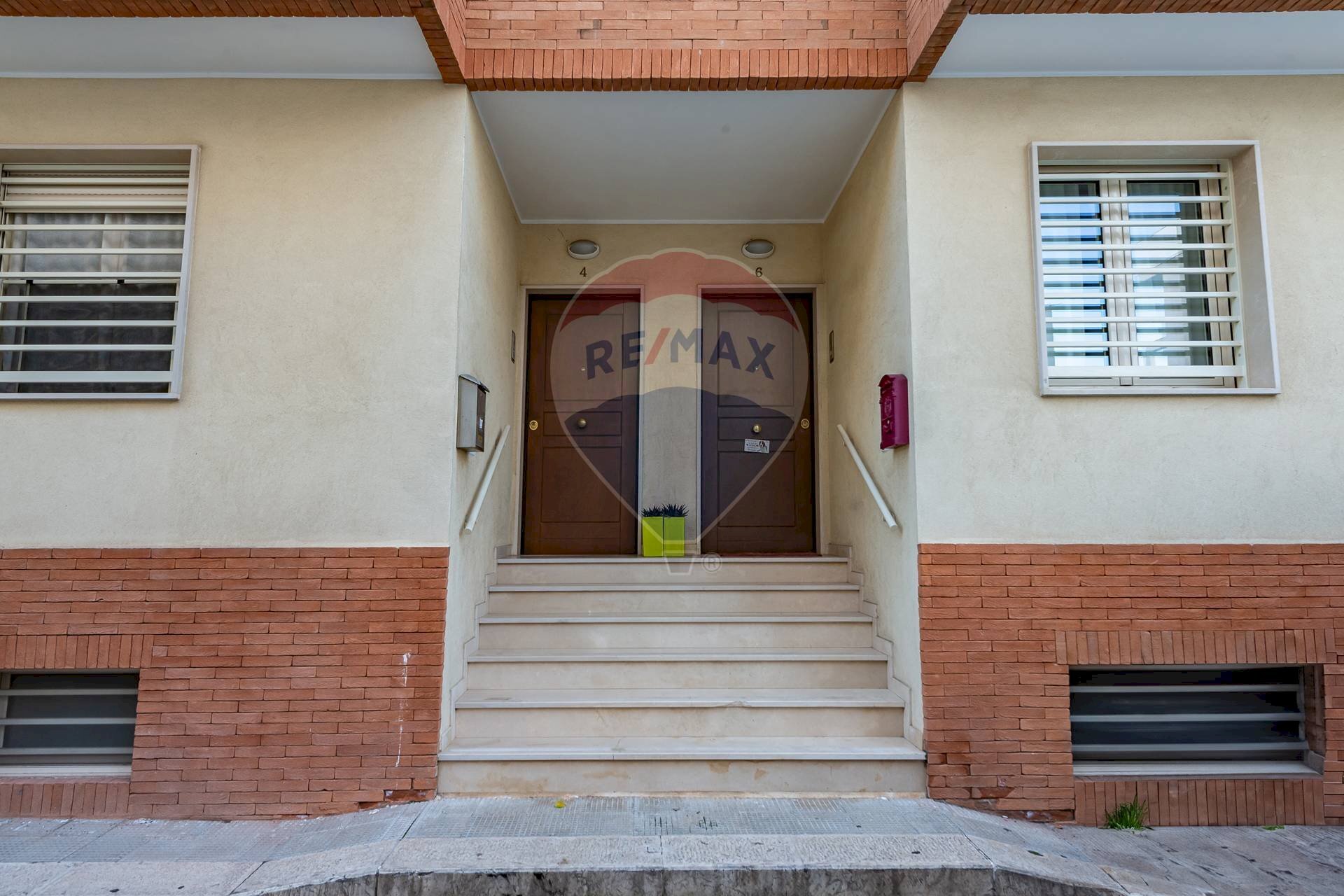 Edificio all\'aperto - Casa indipendente Via Dante Alighieri
 
4, Modugno - foto 1