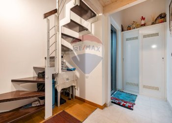 Scale che conducono al -1 - Independent house Via Dante Alighieri
 
4, Modugno - photo 13