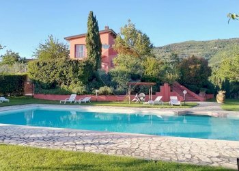 Piscina - Agriturismo Castelfranco Piandiscò - foto 23