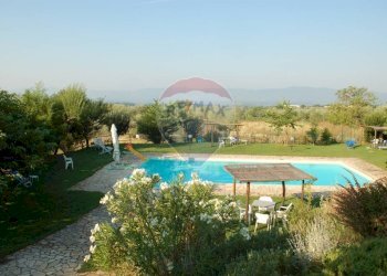 Piscina - Agriturismo Castelfranco Piandiscò - foto 25