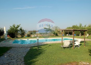Piscina - Agriturismo Castelfranco Piandiscò - foto 26