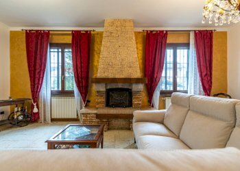 Soggiorno - Villa via carlo marx
 
27, Settala - foto 27